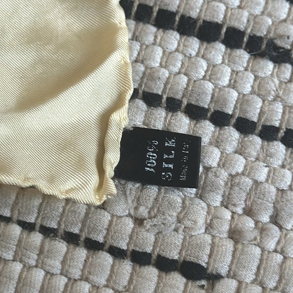 Scarf - Picture 4 of 7